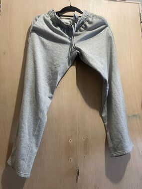 Nike Light Gray Kids therma-fit Joggers